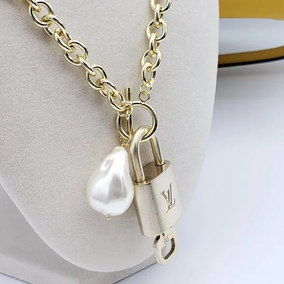 Authentic Louis Vuitton Gold Padlock w/unbranded 16k Gold Plated Stainless Steel - Picture 4 of 16